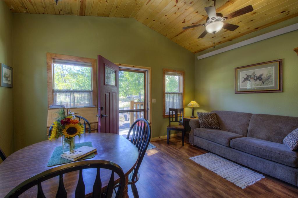 فيلا كيستونفي Yak Ridge Cabins And Farmstead By Mount Rushmore المظهر الخارجي الصورة