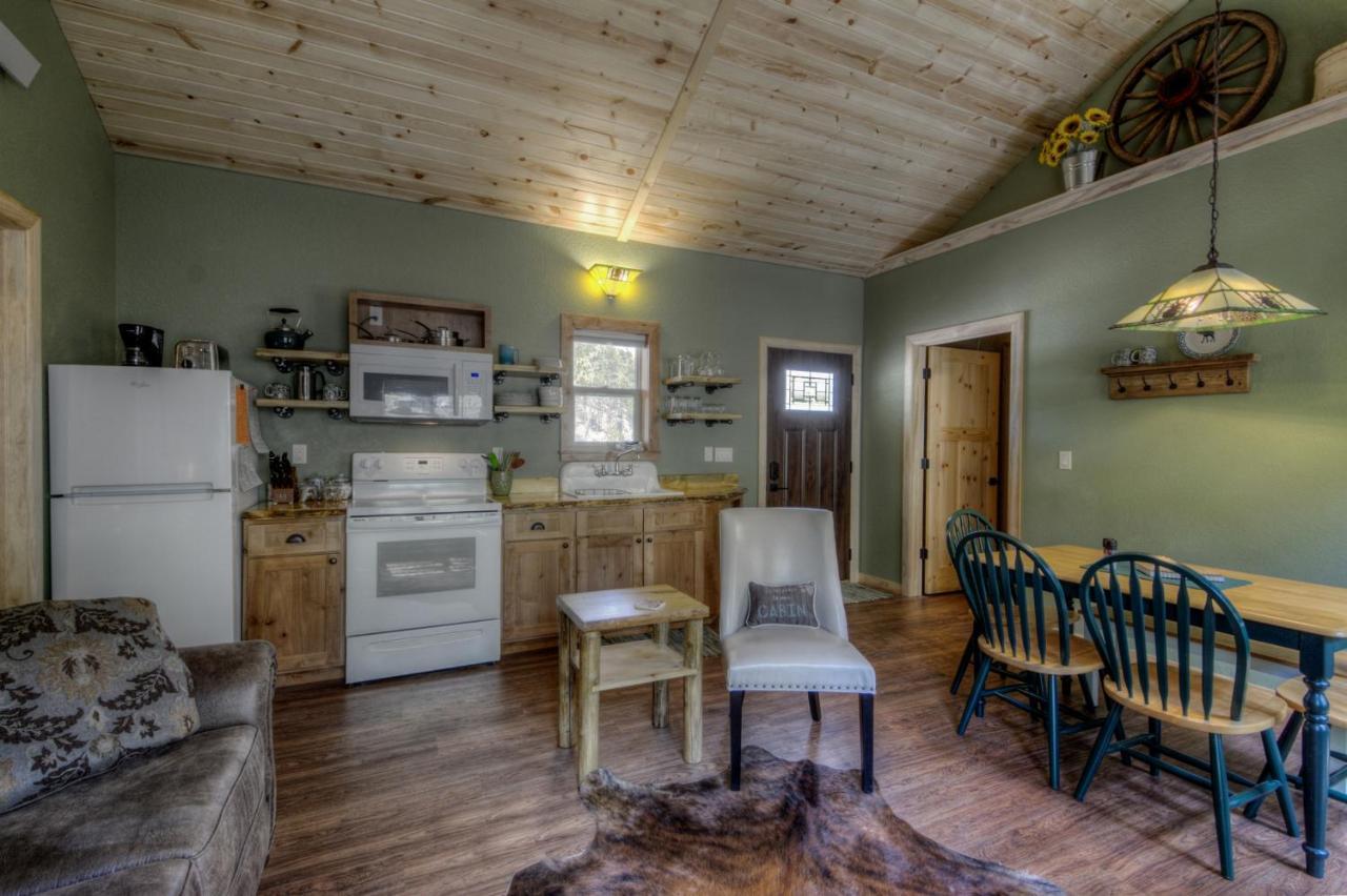فيلا كيستونفي Yak Ridge Cabins And Farmstead By Mount Rushmore المظهر الخارجي الصورة