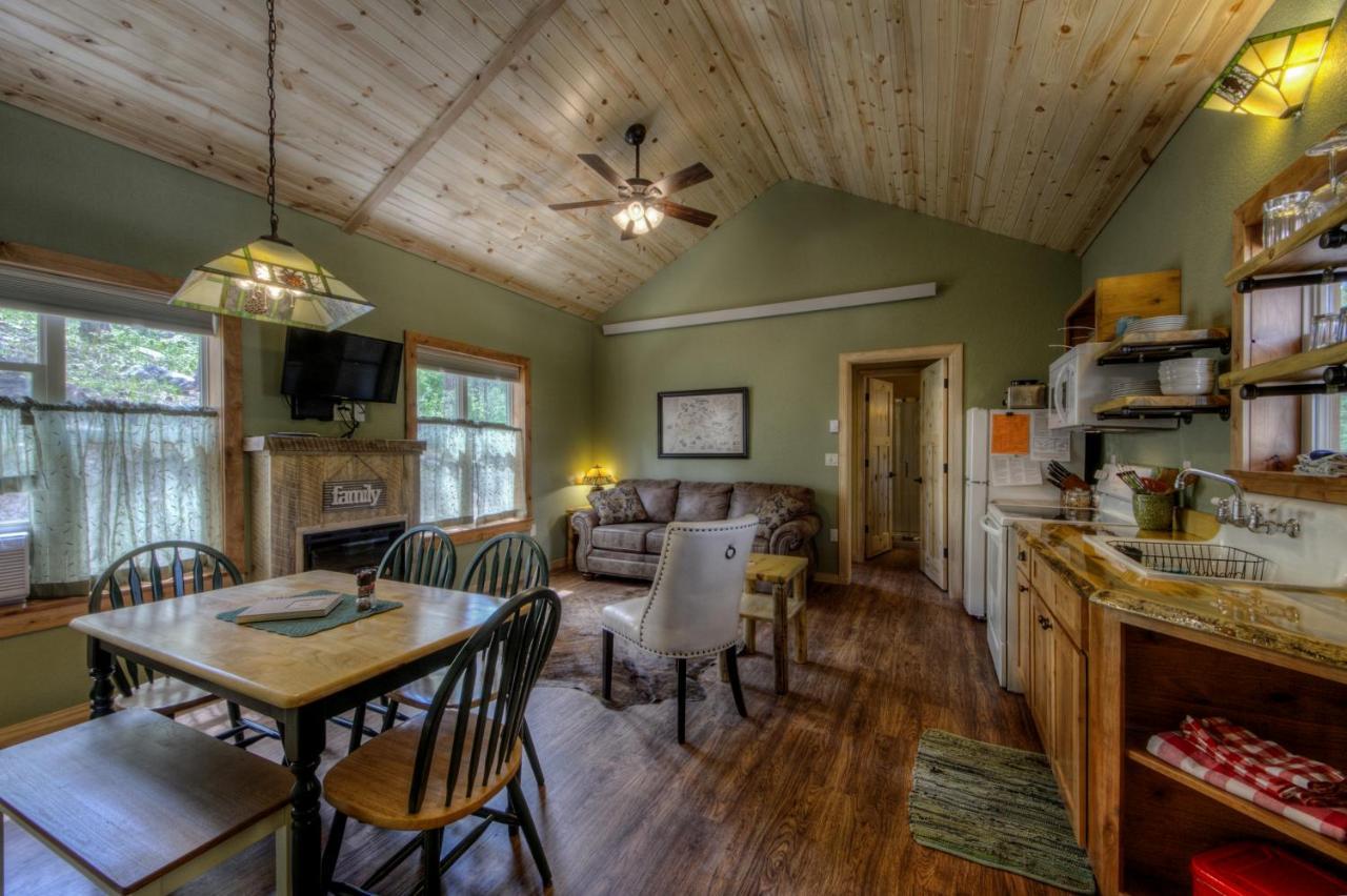 فيلا كيستونفي Yak Ridge Cabins And Farmstead By Mount Rushmore المظهر الخارجي الصورة