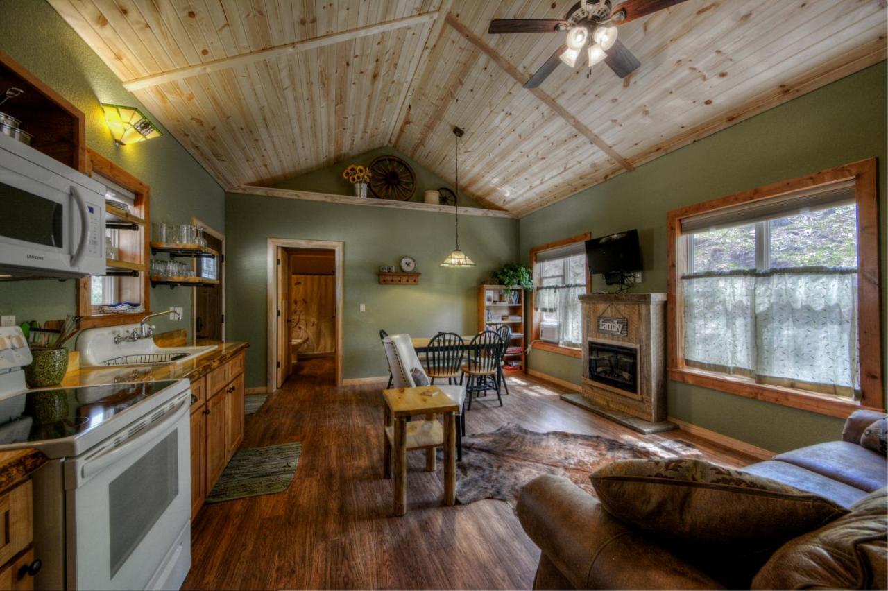 فيلا كيستونفي Yak Ridge Cabins And Farmstead By Mount Rushmore المظهر الخارجي الصورة